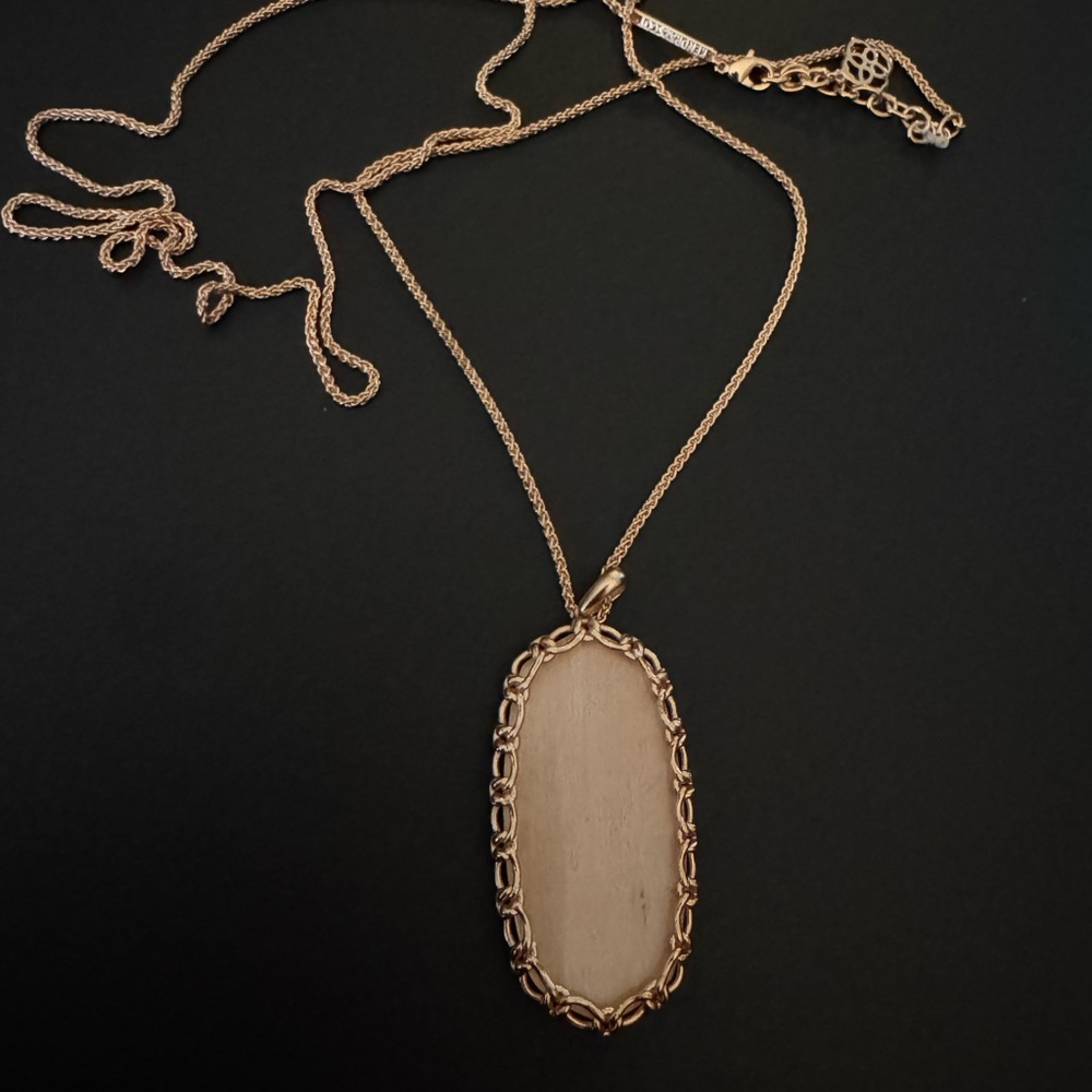 Kendra Scott Reid Macrame necklace blush wood - Picture 5 of 5